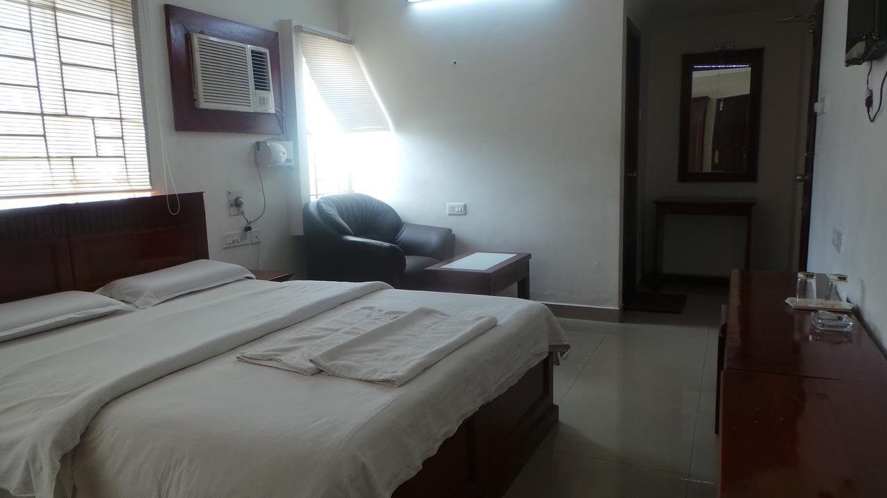 Kooloth Lake View Residency Hotel Coimbatore Exterior photo