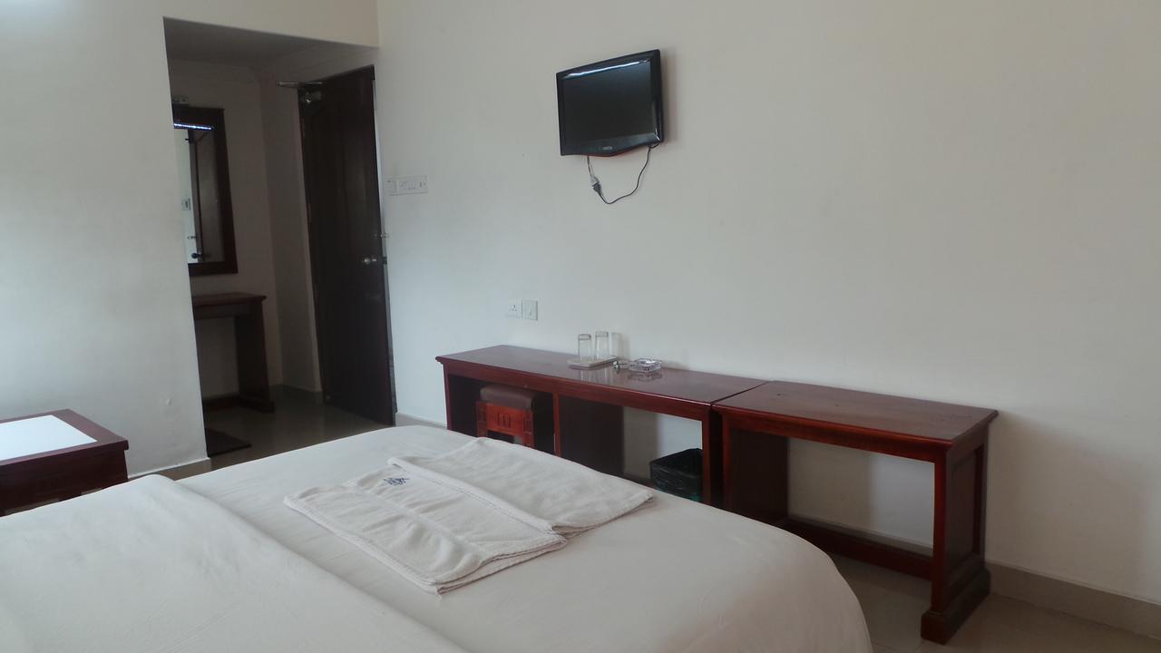 Kooloth Lake View Residency Hotel Coimbatore Exterior photo